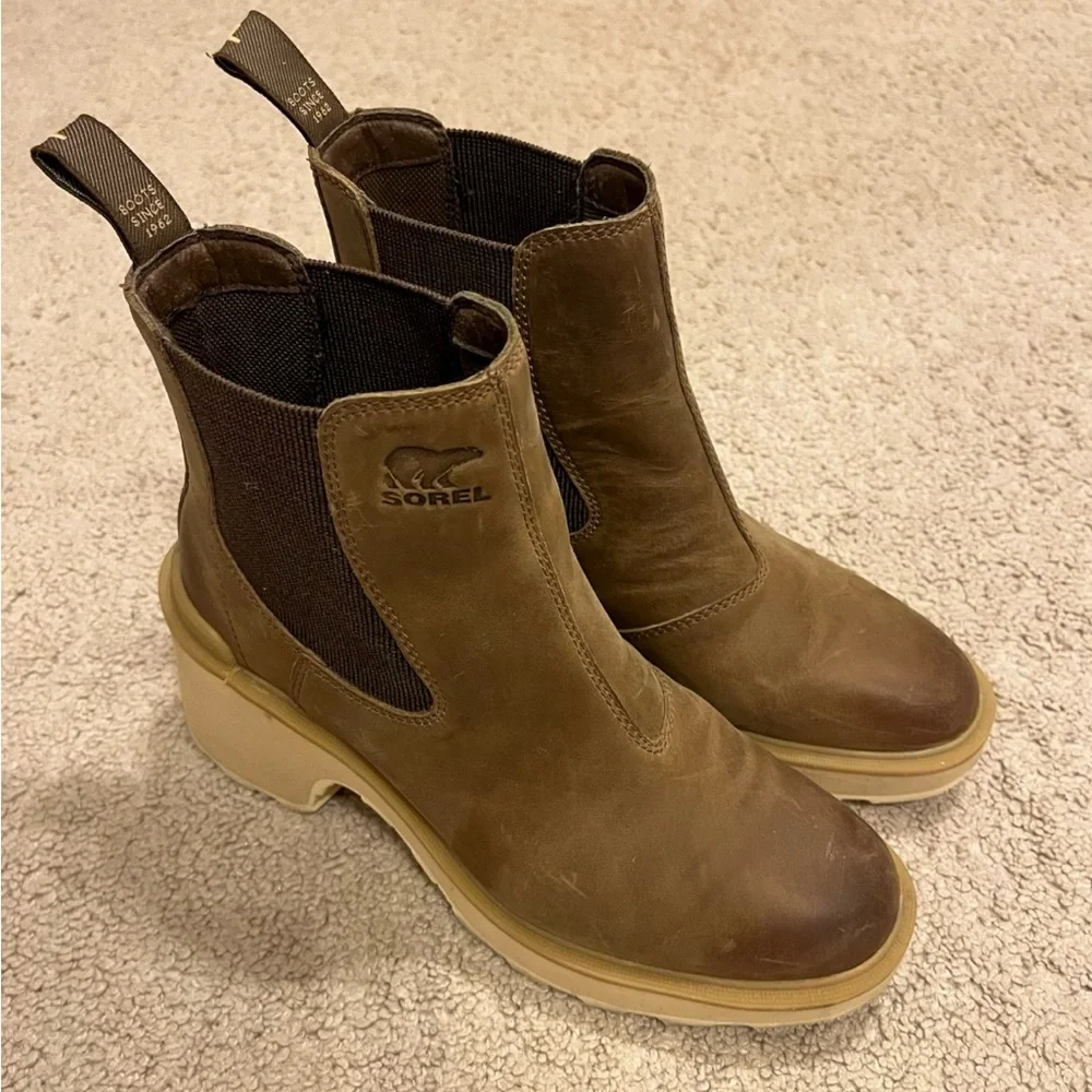 Sorel Hi-Line Heel Chelsea Boots - Picture 2 of 8